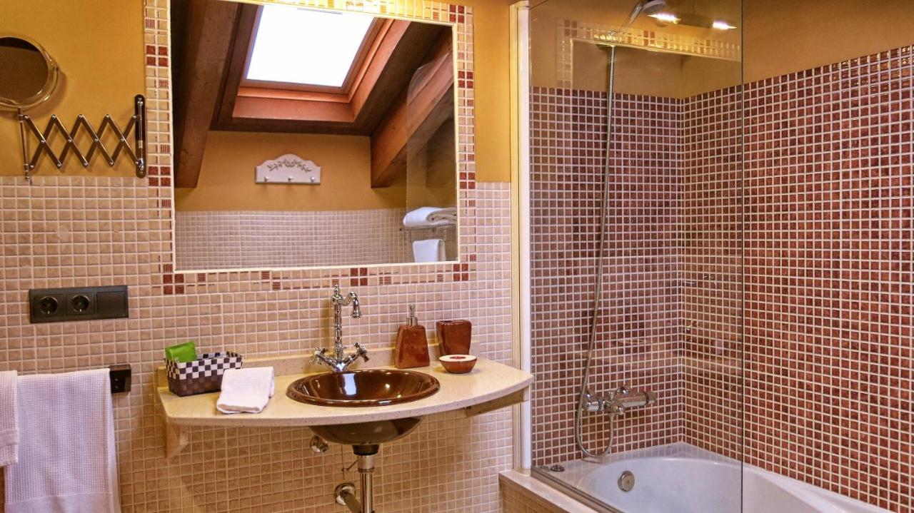 Hotel Valle Del Silencio San Esteban de Valdueza ภายนอก รูปภาพ